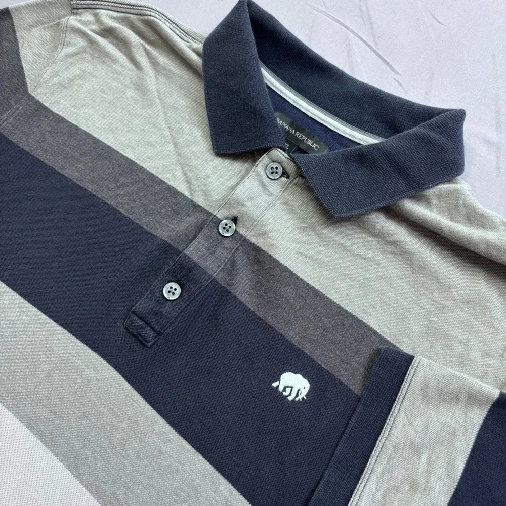 Banana Republic Men XL Polo Shirt Blue Grey Striped Elephant Logo Short Sleeve
